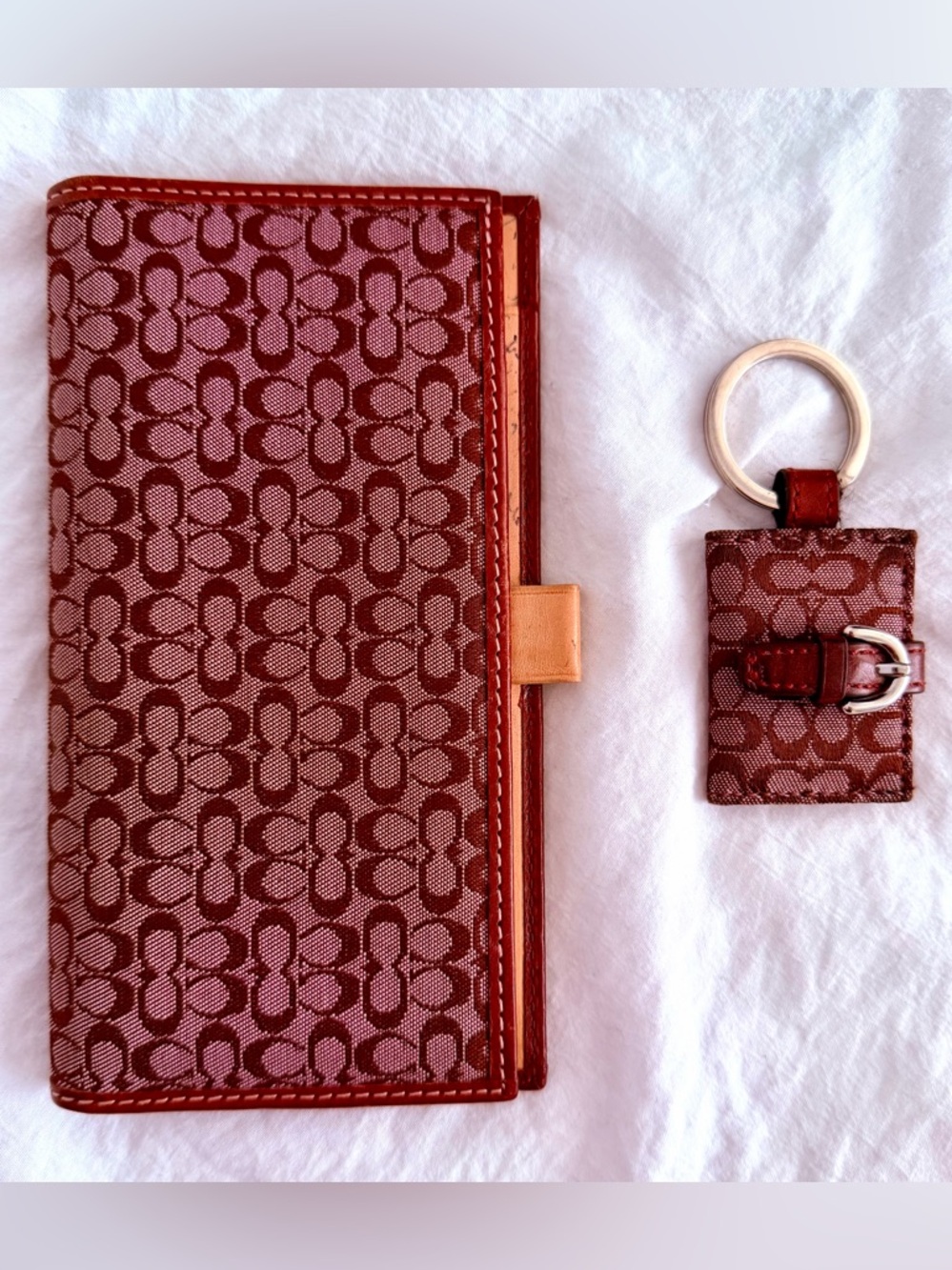👑✅PRICE FIRM✅ COACH burgundy check book cover and mini picture frame key fob set - Picture 15 of 17